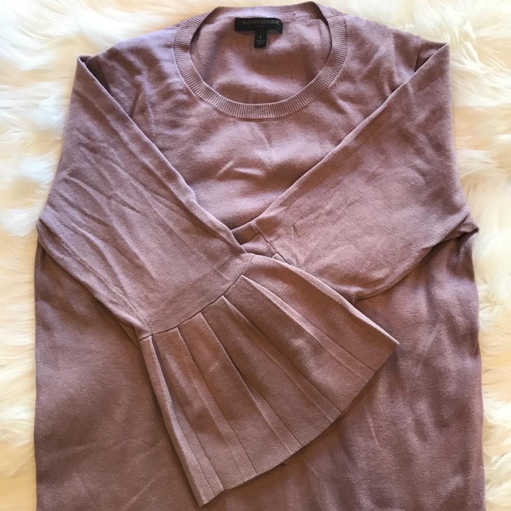 Banana Republic Rose Trumpet Sleeved Sweater